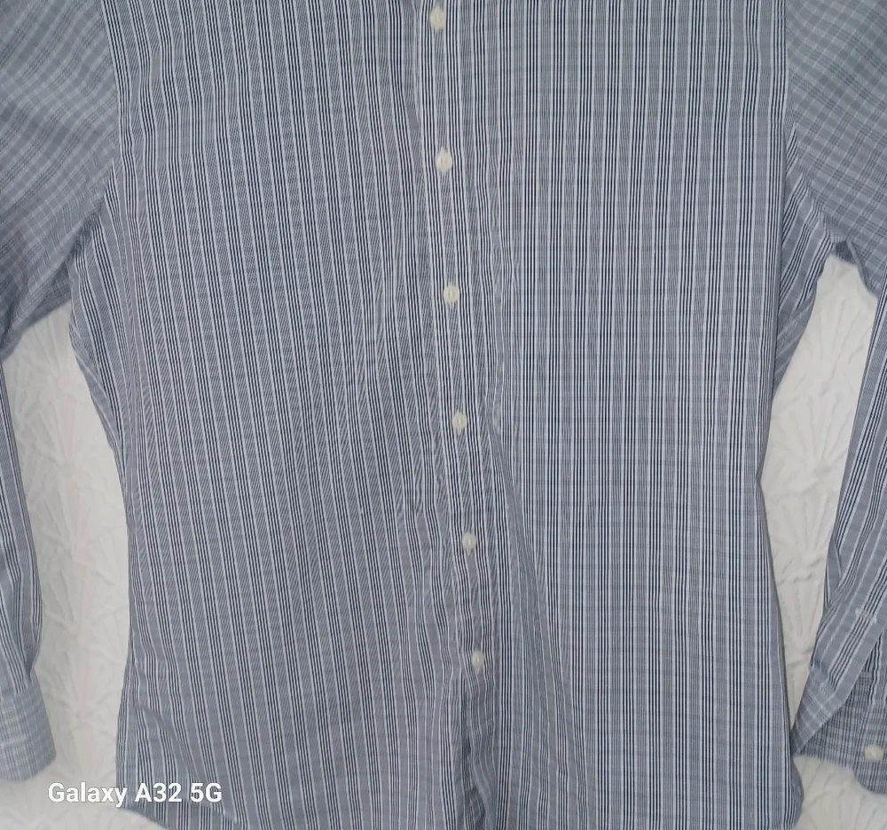 J. Crew Men's Size L  Gray Patterned Button Down Shirt